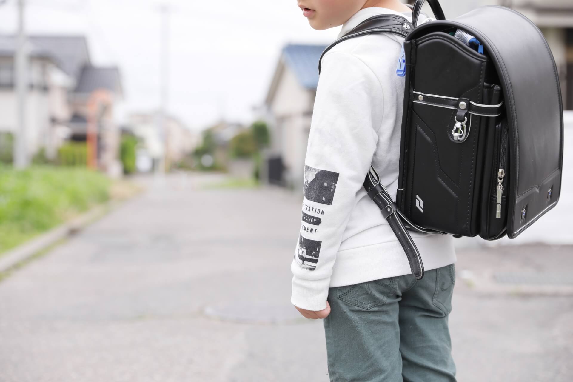 毎日の通学で気になるランドセルの重さ
